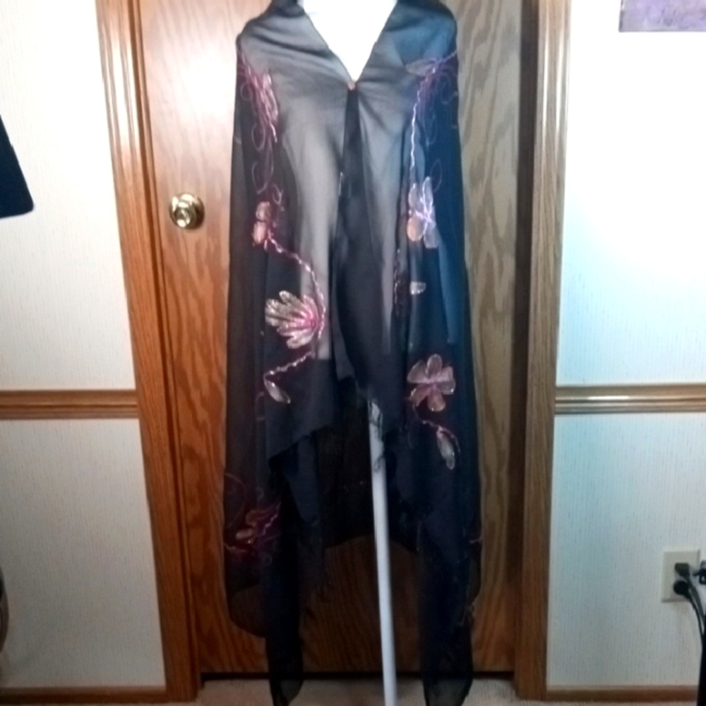 UNITALLA Beach Wear, Black Floral Shawl, Artsy, Festivals, Grannycore, Beachy